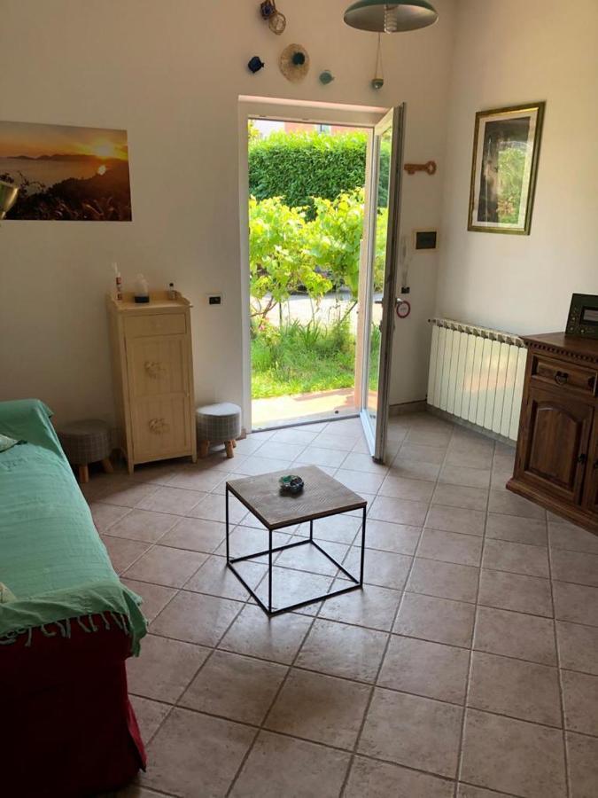 Вилла La Casa Di Ulivi Piano di Follo Экстерьер фото